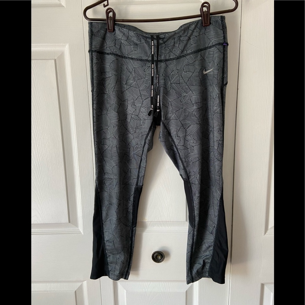 Nike Dri fit Capri leggings